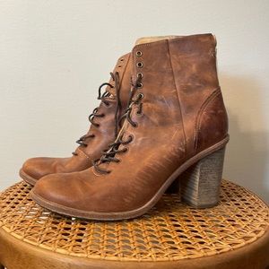 Timberland Boot Company Marge Mid Lace Boots - size 8